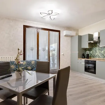 Casa Cattaleya * Ντεζεντσάνο ντελ Γκάρντα